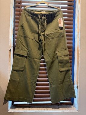 Time and Tru Olive Green Cargo Wide-Leg Pants